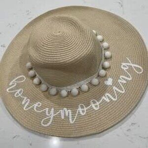 ‘Honeymooning’ Floppy Hat